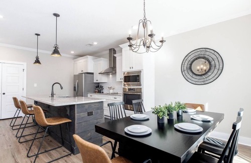 Kathleen House | Luxe 3BR | Sleeps 10 | Pet Friendly