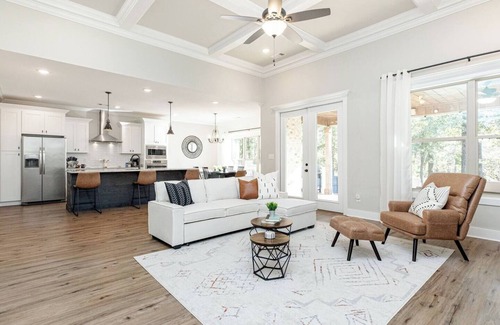 Kathleen House | Luxe 3BR | Sleeps 10 | Pet Friendly