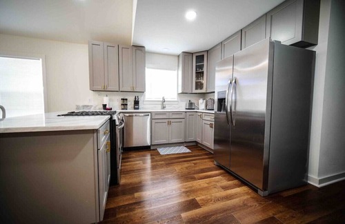 Central City Cottage | Luxe 3BR w/fenced parking 2 miles to French Qtr