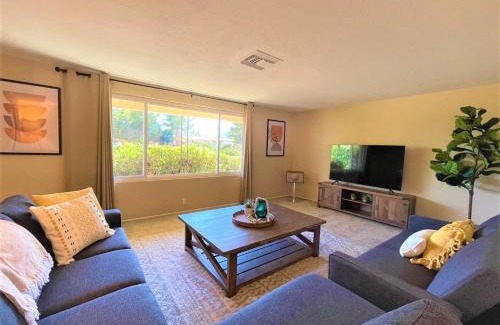 Sierra Vista House | Luxe 4BR 2BTH l Pool & Grill l Central Location l Mountain View l Family Vacation l RV Site