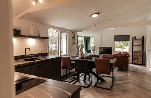 Exloo House | Luxe 6 Persoons Vakantiehuis Gelegen in Drenthe Tussen Emmen en Exloo