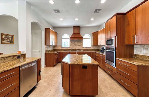 Sebring House | Luxe 6BR Sebring Villa with Private Pool & BBQ