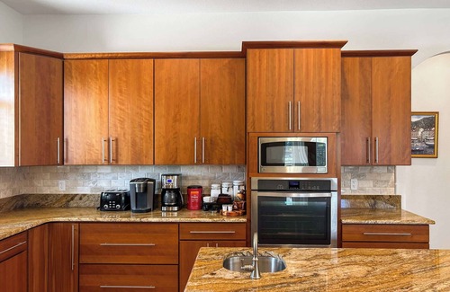 Sebring House | Luxe 6BR Sebring Villa with Private Pool & BBQ