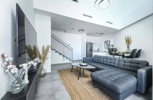Tel Aviv Apartment | Luxe Apt in Top Tel Aviv Neighborhood