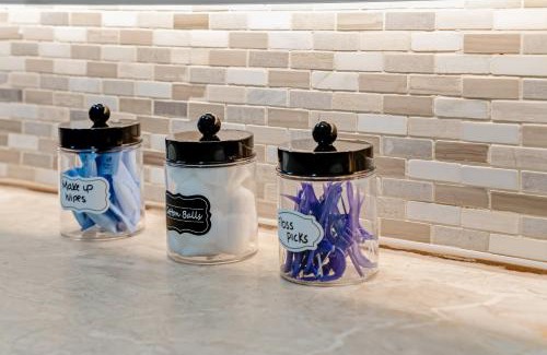 Lauderdale Lakes House | Luxe by Jenn - 3BR Retreat with Heated Pool