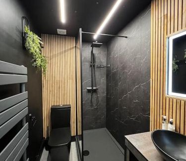 Norwich Apartment | Luxe City Hot Tub: Urban Retreat