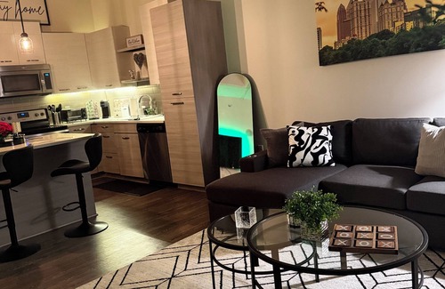 Downtown Atlanta Apartment | Luxe Downtown High-Rise-Stunning Views & Prime ATL Location Close to Attractions