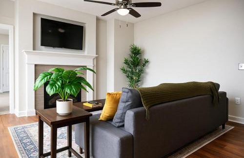 Downtown Cleveland Apartment | Luxe Downtown Suite Stadiums, Casino, R&R Hall!