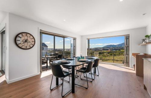 Wharewaka House | Luxe Family Haven in Wharewaka