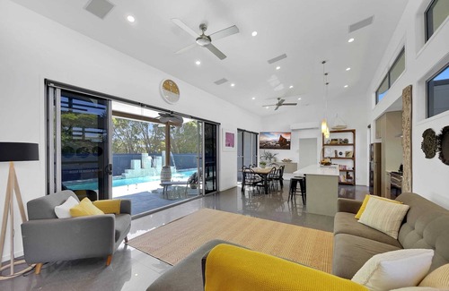 Peregian Beach House | Luxe Family Home in Peregian Springs