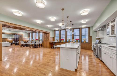 Gateway District Apartment | Luxe Flat with Heated Pool Sauna Rooftop Deck Gym