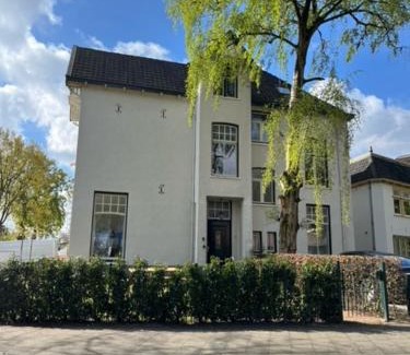 Apeldoorn Bed & Breakfast | Luxe kamer in stadsvilla, gratis parkeren!