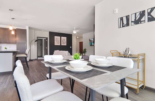 North Raleigh Apartment | Luxe King 3 Bedroom Suite in North Raleigh!