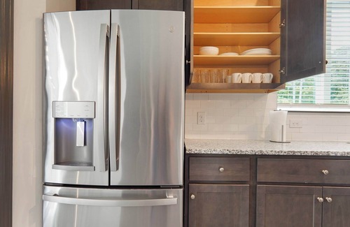 North Raleigh Apartment | Luxe King 3 Bedroom Suite in North Raleigh!