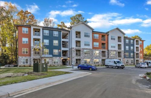 Hayes Apartment | Luxe King 3BR Suite Mins to Downtown Durham