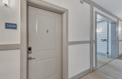 Hayes Apartment | Luxe King 3BR Suite Mins to Downtown Durham