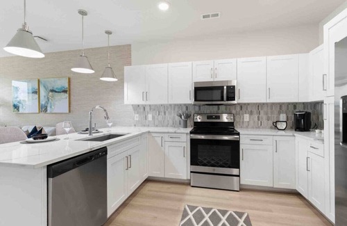 East Raleigh Apartment | Luxe Living 5 Min From Downtown
