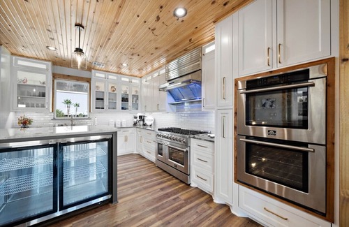Galveston House | Luxe Lodge, Bayfront with Event Space, Views, Chef`s Kitchen