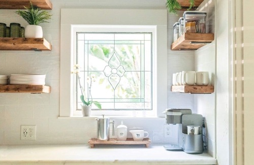East Sacramento House | Luxe Mid-Town Bungalow