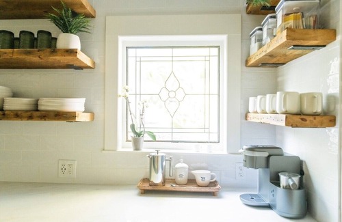 East Sacramento House | Luxe Mid-Town Bungalow