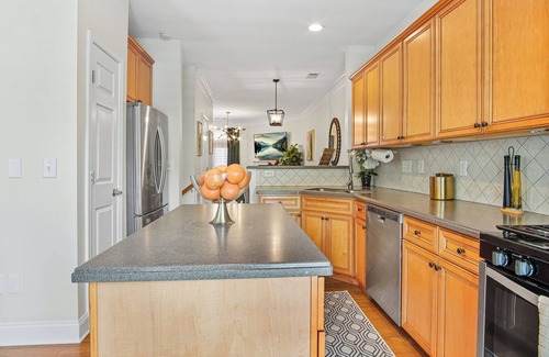 Midtown House | Luxe on 16t Steps to GTech, AStation & GameDayReady