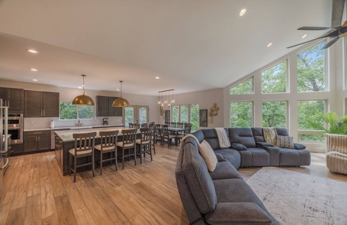 Innsbrook House | Luxe on the Lake by Innsbrook Vacations!