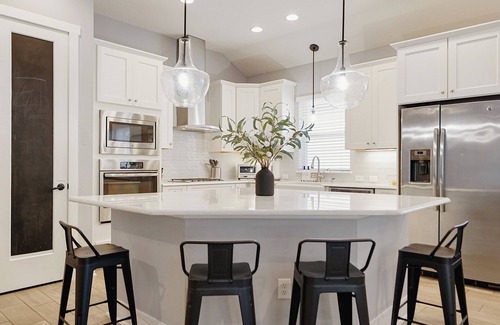 Jacksonville Beach House | Luxe retreat w/heated pool+firepit 5 min to beach