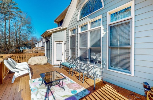 Cliftondale House | Luxe Retreat near Airport - Home Theater, Gym