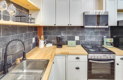 Lebanon Apartment | Luxe Stable Suite Farm Stay in Lebanon!