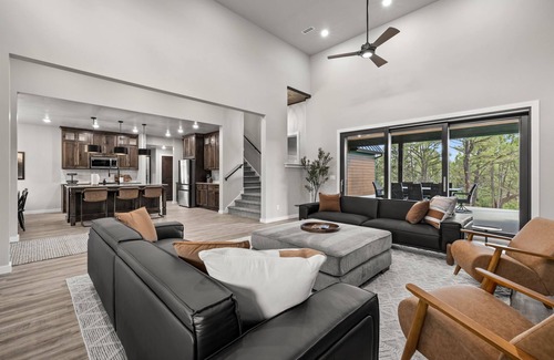 Zion National Park East Entrance Cabin | Luxe Stay at Ember Lodge, Zion