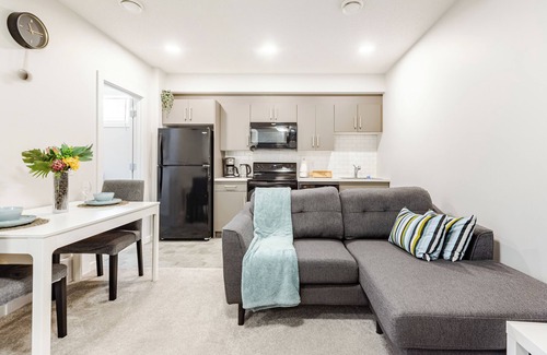 West Edmonton House | Luxe Suite near River Cree Casino and West Edmonton Mall