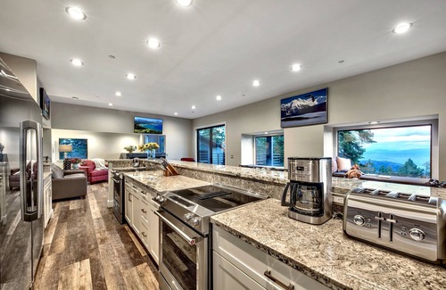 Tahoe Village House | Luxe11 blue diamond VIP mega lodge lake tahoe