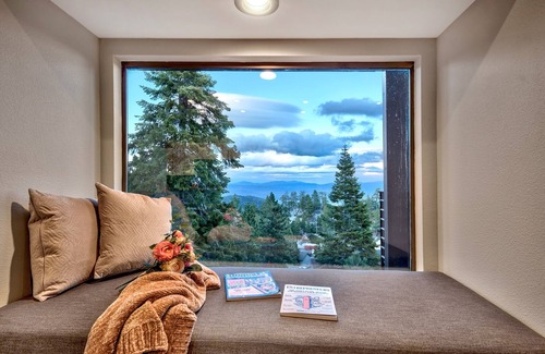 Tahoe Village House | Luxe11 blue diamond VIP mega lodge lake tahoe