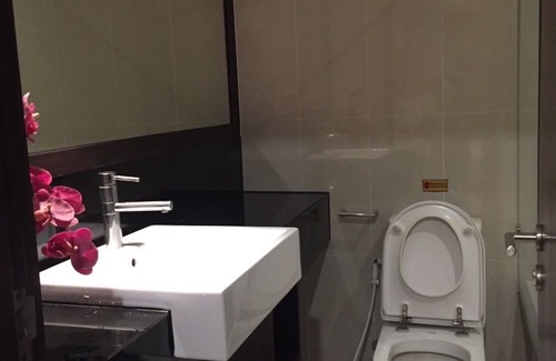 Thung Maha Mek Apartment | Luxurious Apartment Avail in Prime Location. Private room