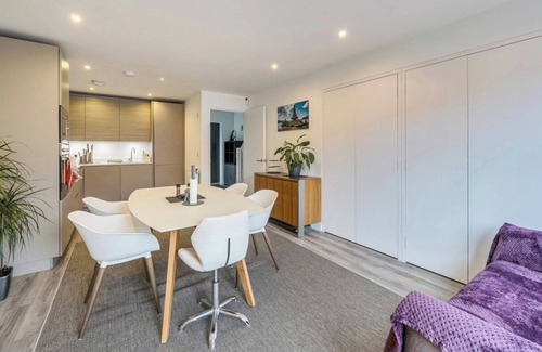 The Wrythe House | Luxurious 3BD Town house with garden