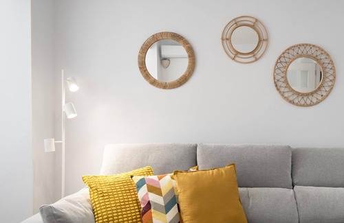 Angustias - Chana - Encina Apartment | Luxurious 3BR Apt Near Train Station and City Center – Ideal for Families