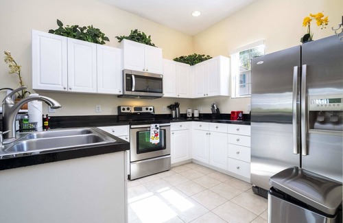 Tuscan Hills Villa | Luxurious 4BR w/Private Pool in Tuscan Hills 313