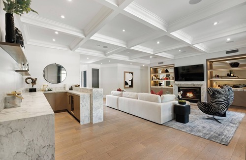 The Flats Villa | Luxurious 6 Bedroom villa in phenomenal Beverly Hills Flats.