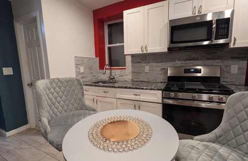 East Orange Apartment | Luxurious and Amazing 2-bedroom apartment with WiFi, AC in amazing East Orange