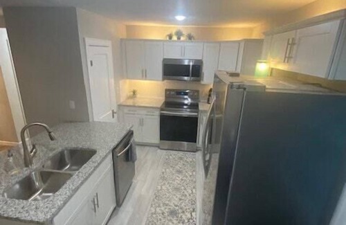 Topeka House | Luxurious and peaceful