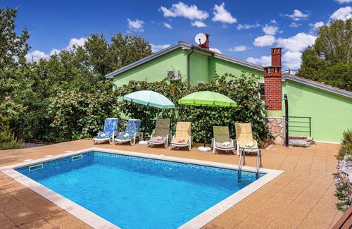 Kapelica Villa | Luxurious and romantic, family-friendly, private pool and garden