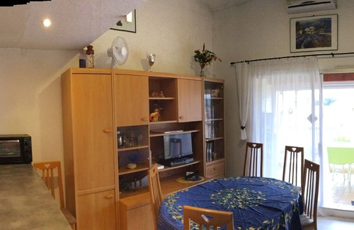 Bormes-Les-Mimosas Apartment | Luxurious apartment in a private residency with pool