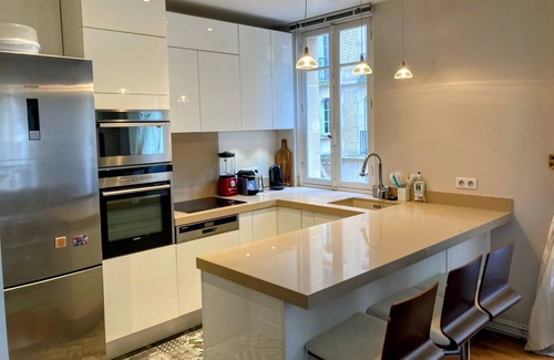 Passy Apartment | Luxurious apartment full of charm next to the docks and the Bir Hakeim bridge