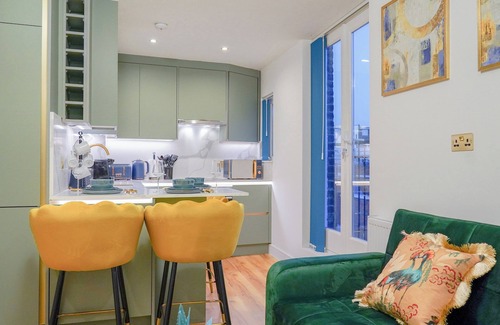 Northcote Apartment | Luxurious Apartment Getaway in Central London