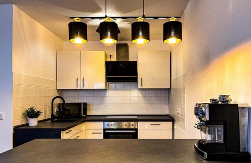 Bielefeld Apartment | Luxurious Apartment in City-Center with Balcony, Free Parking