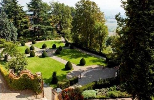 Rocca Grimalda House | Luxurious Apartment in Rocca Grimalda with Garden