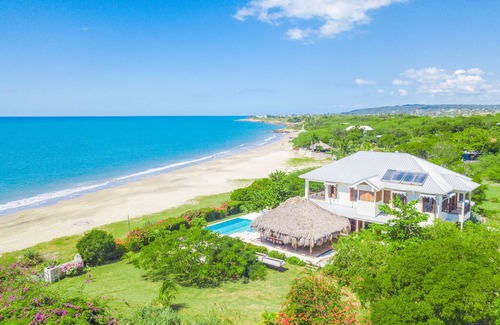 Treasure Beach Villa | Luxurious Beach Front Villa with Pool - Out of the Blue Villa