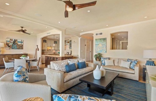 Wailea Condo | Luxurious Beachfront Condo with Modern Amenities - Makena Surf Resort #E-203