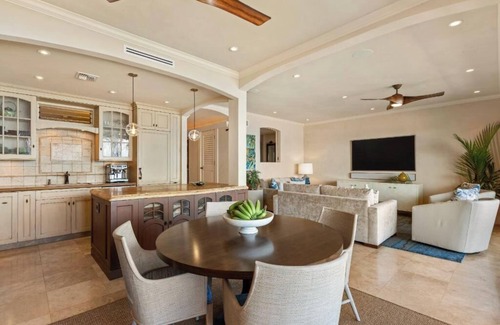 Wailea Condo | Luxurious Beachfront Condo with Modern Amenities - Makena Surf Resort #E-203