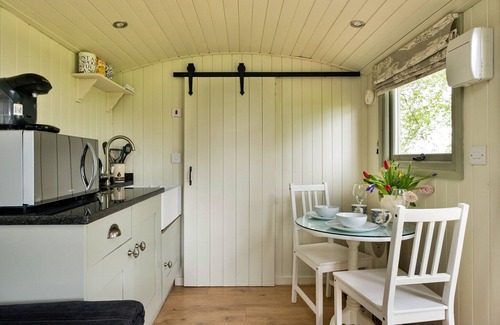 Nordley Cottage | Luxurious camping cottage in Nordley, No Deposit